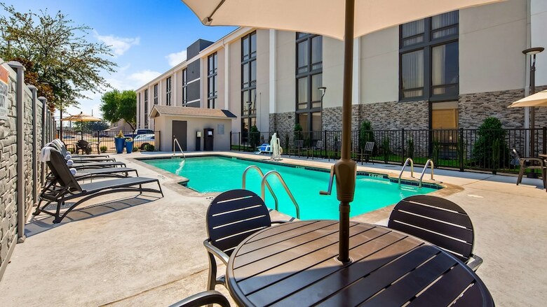 Best Western Plus Dallas Love Field North Hotel