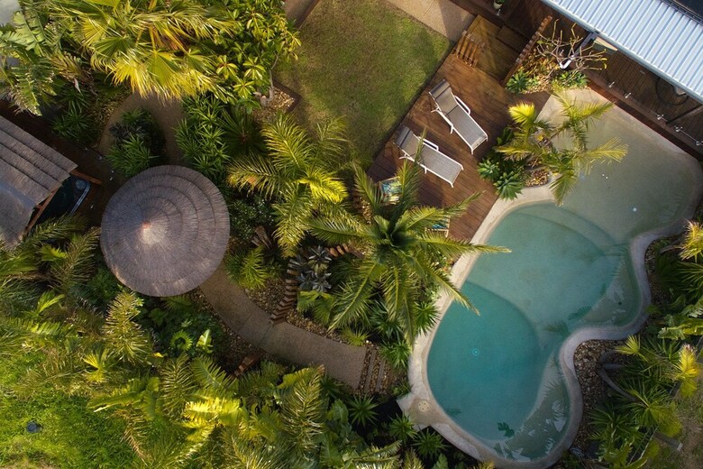 Como Palm Retreat