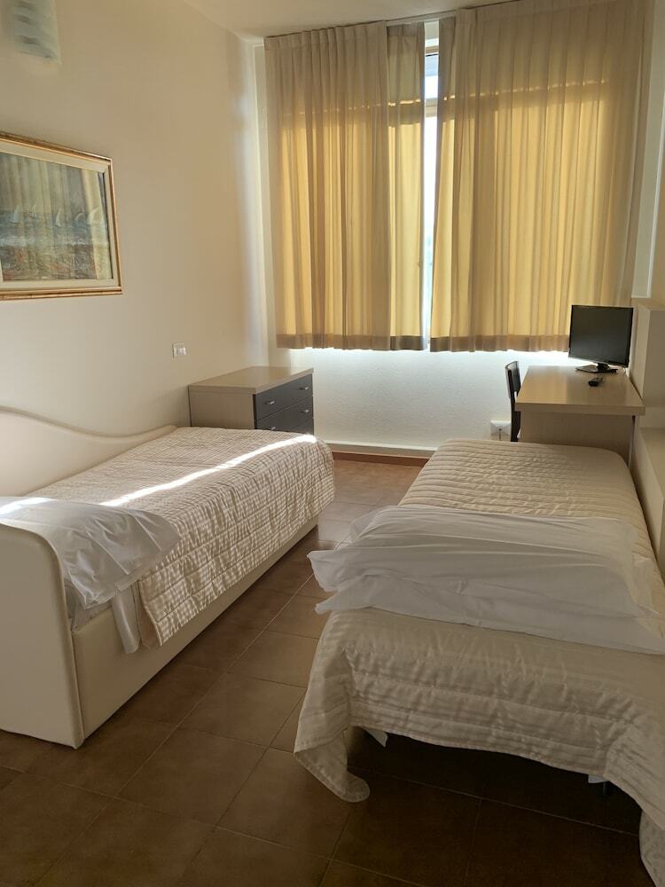 Hotel Deanna Golf