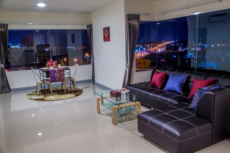Hotel The Greenery Central Suites