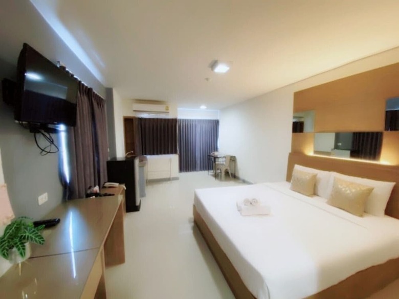 Hotel The Greenery Central Suites