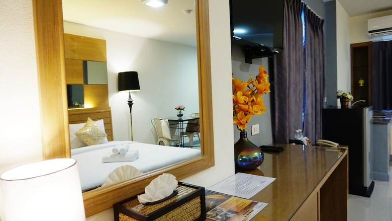Hotel The Greenery Central Suites