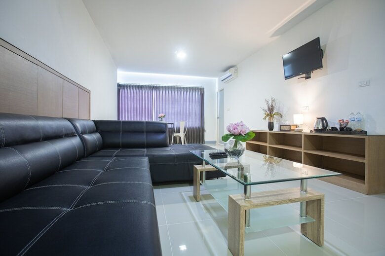 Hotel The Greenery Central Suites