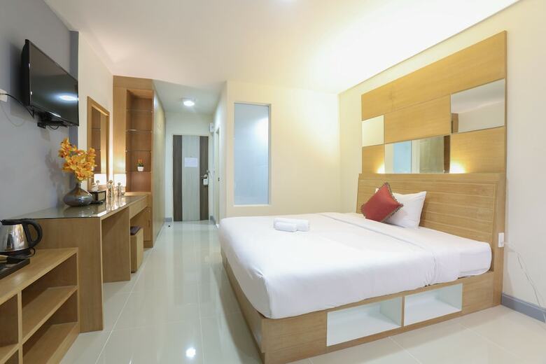 Hotel The Greenery Central Suites