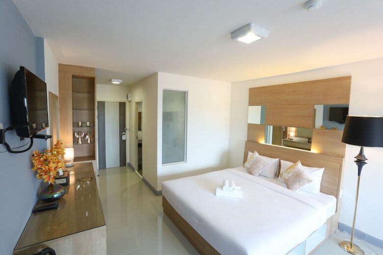 Hotel The Greenery Central Suites