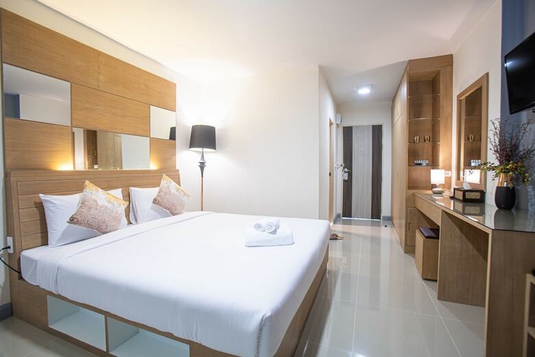 Hotel The Greenery Central Suites