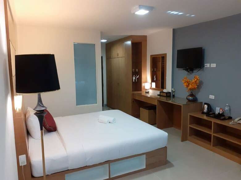 Hotel The Greenery Central Suites