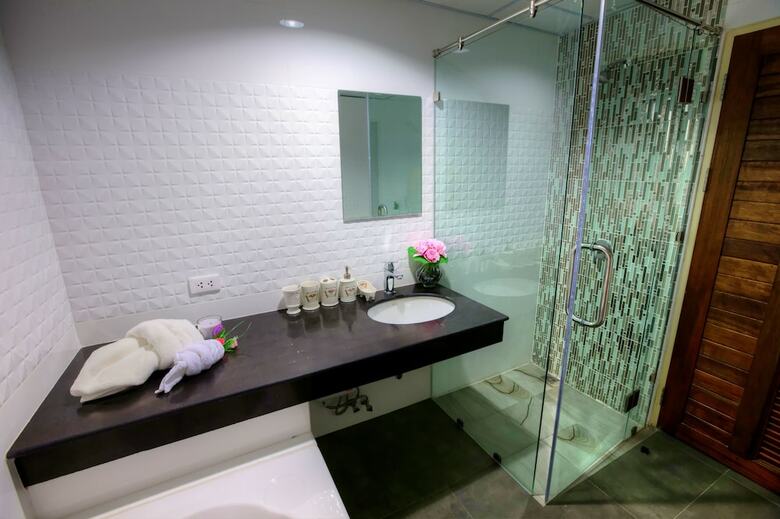 Hotel The Greenery Central Suites
