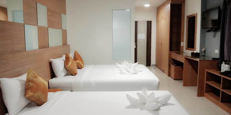 Hotel The Greenery Central Suites