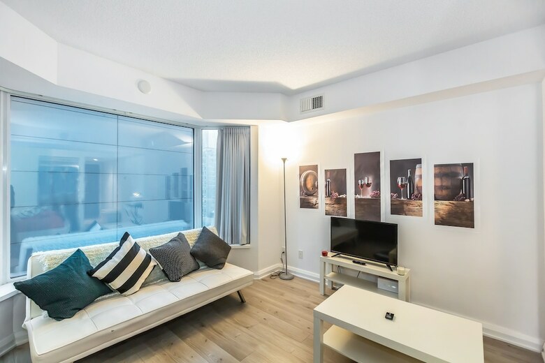 Apartamentos Executive Class, Downtown Luxury Condo @ Yorkville
