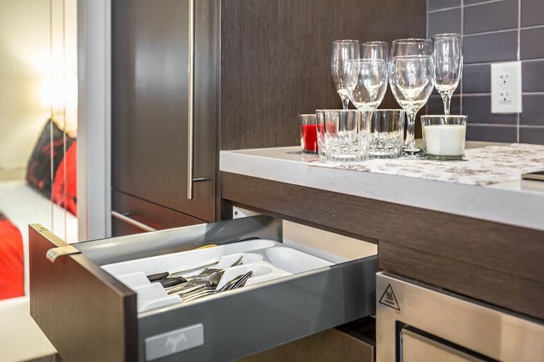 Apartamentos Executive Class, Downtown Luxury Condo @ Yorkville