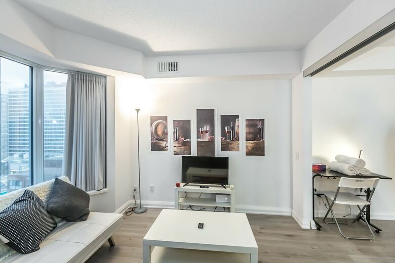 Apartamentos Executive Class, Downtown Luxury Condo @ Yorkville