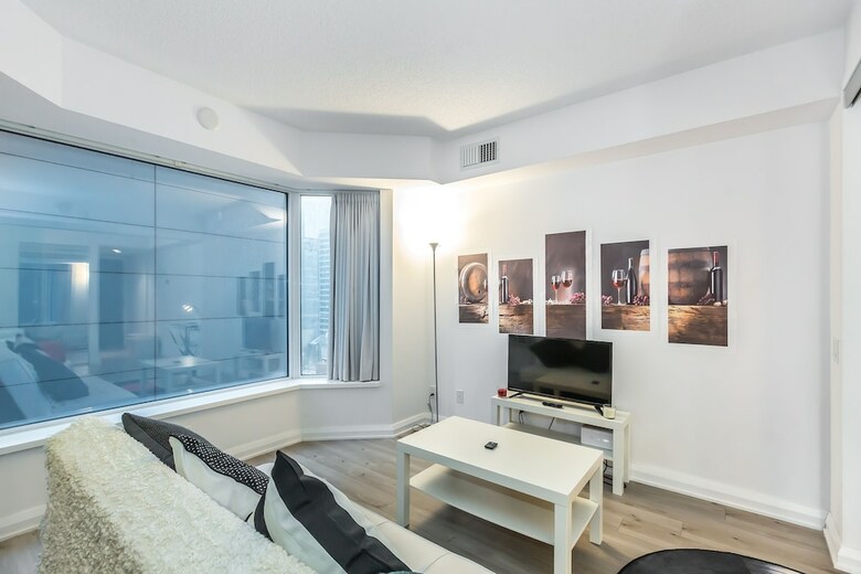Apartamentos Executive Class, Downtown Luxury Condo @ Yorkville