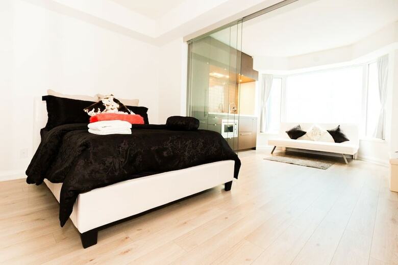 Apartamentos Executive Class, Downtown Luxury Condo @ Yorkville