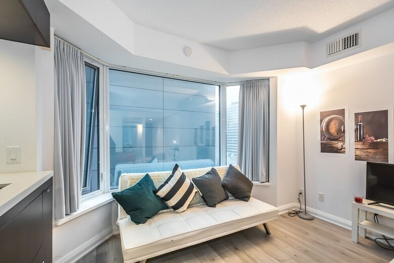 Apartamentos Executive Class, Downtown Luxury Condo @ Yorkville