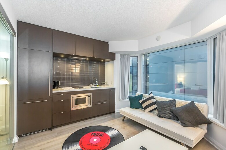Apartamentos Executive Class, Downtown Luxury Condo @ Yorkville