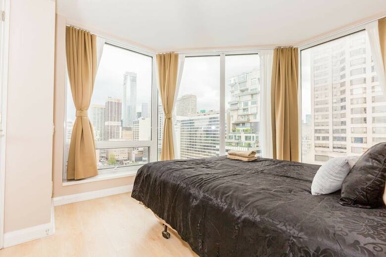 Apartamentos Luxury Yorkville Downtown Condo