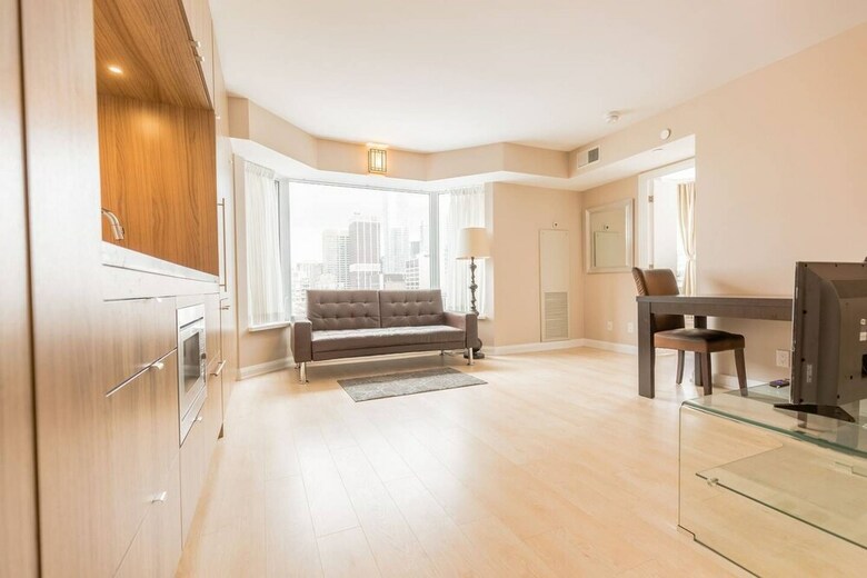 Apartamentos Luxury Yorkville Downtown Condo