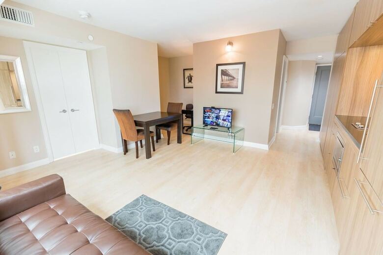 Apartamentos Luxury Yorkville Downtown Condo