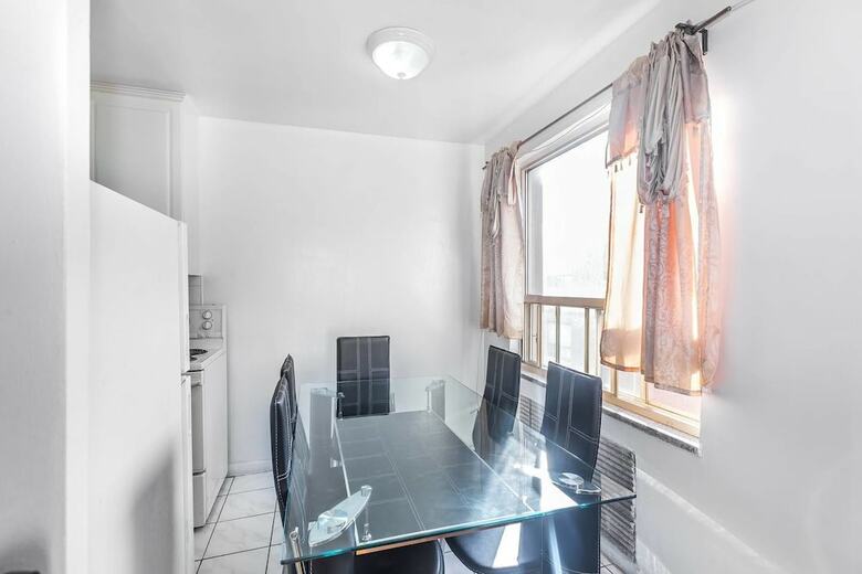 Apartamentos Magnificent Condo At Leaside - 10 Mins To Downtown