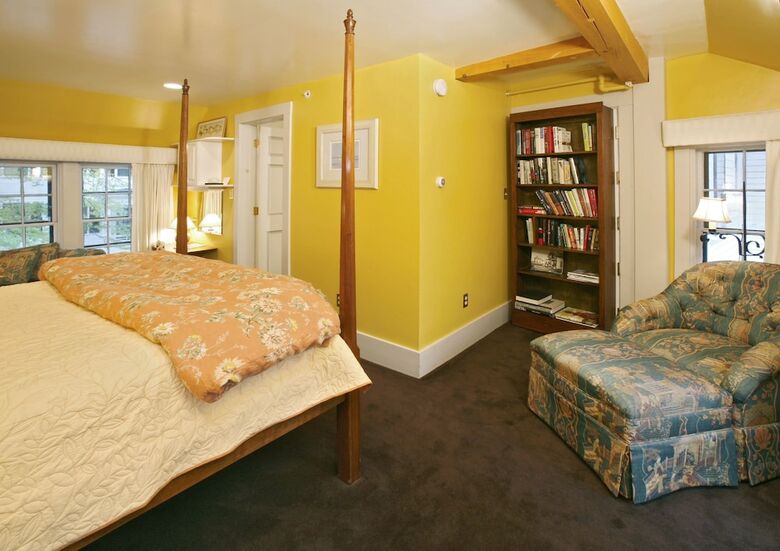 Bed & Breakfast Inn At Bath