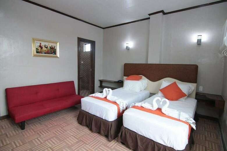 Hotel 7 Meadows Inn