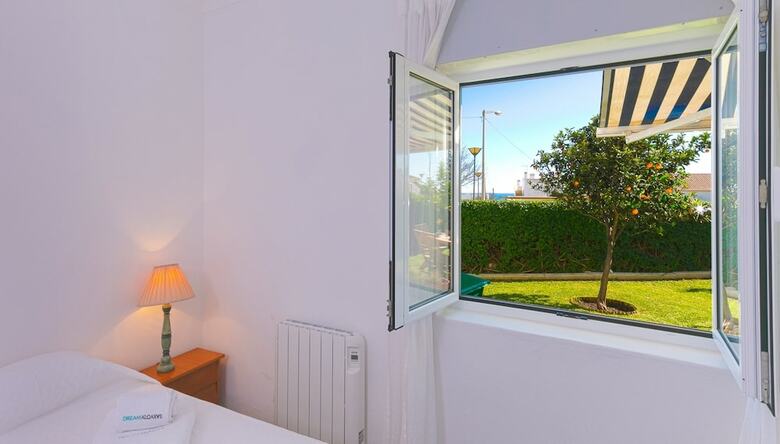 C12 - Sunshine Luz House By Dreamalgarve