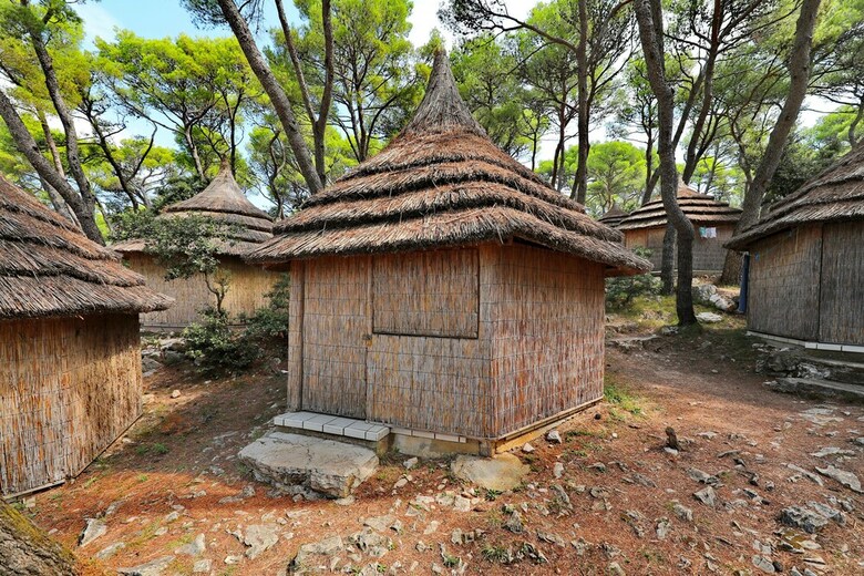 Pine Beach Pakostane