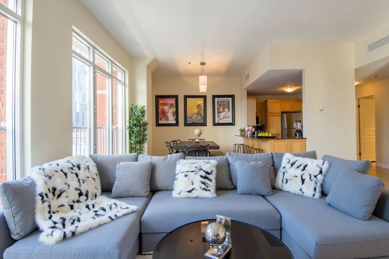 Airy Downtown Apartments By Nuage