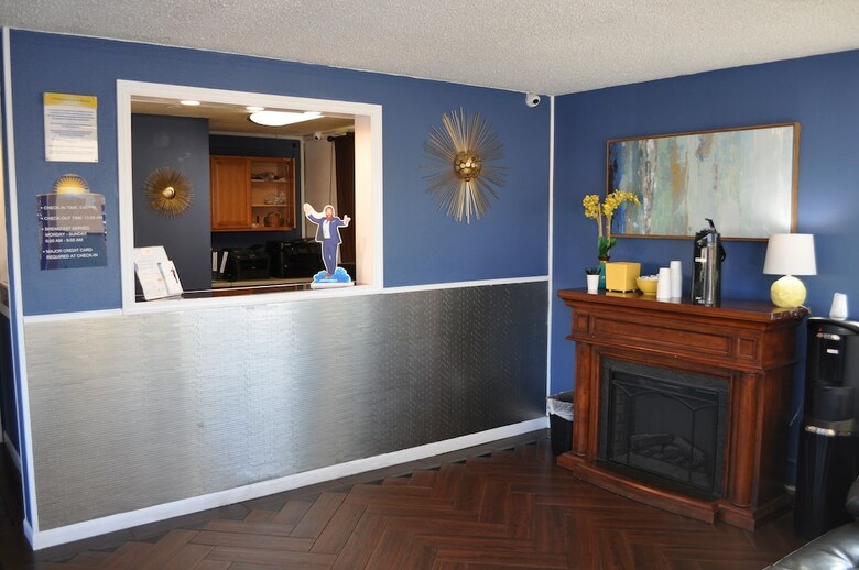 Evergreen Hotel & Suites