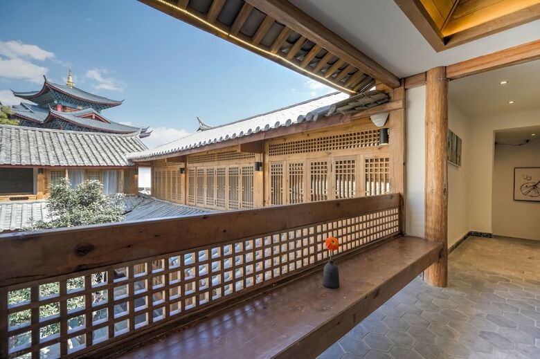 Posada Floral Hotel Lijiang Huazizai