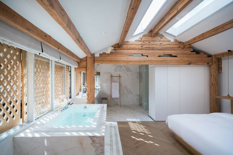 Floral Hotel Lijiang Guangyin Designer