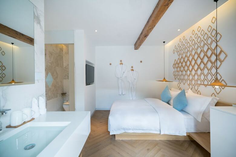 Floral Hotel Lijiang Guangyin Designer