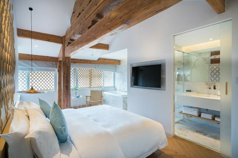Floral Hotel Lijiang Guangyin Designer