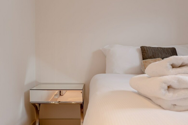 Stylish 3 Bedroom Apartment In Pimlico