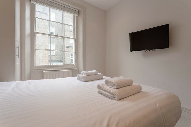 Stylish 3 Bedroom Apartment In Pimlico