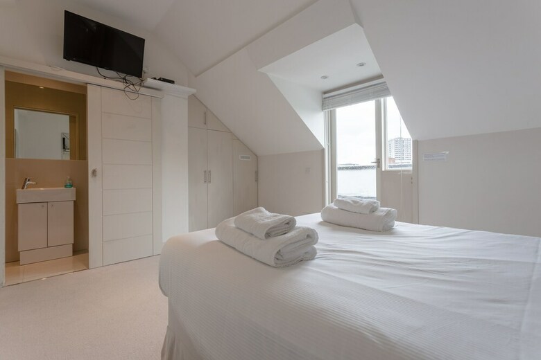 Stylish 3 Bedroom Apartment In Pimlico