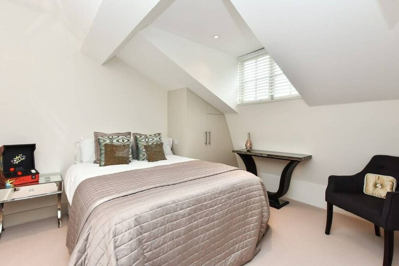 Stylish 3 Bedroom Apartment In Pimlico