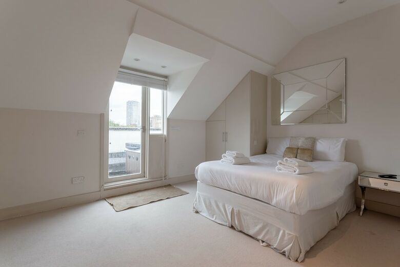 Stylish 3 Bedroom Apartment In Pimlico