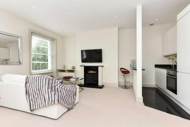 Stylish 3 Bedroom Apartment In Pimlico