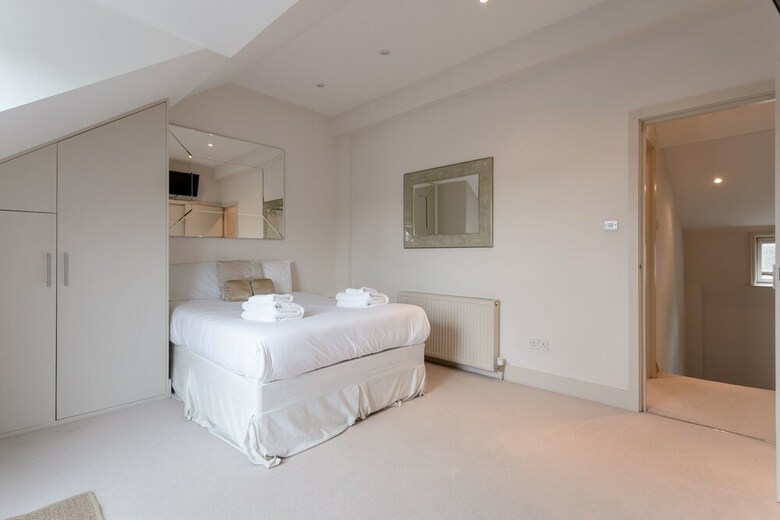 Stylish 3 Bedroom Apartment In Pimlico