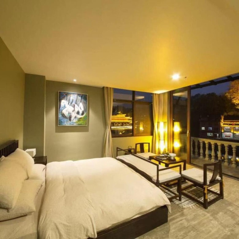 Floral Hotel Fenghuang Molan Riverview