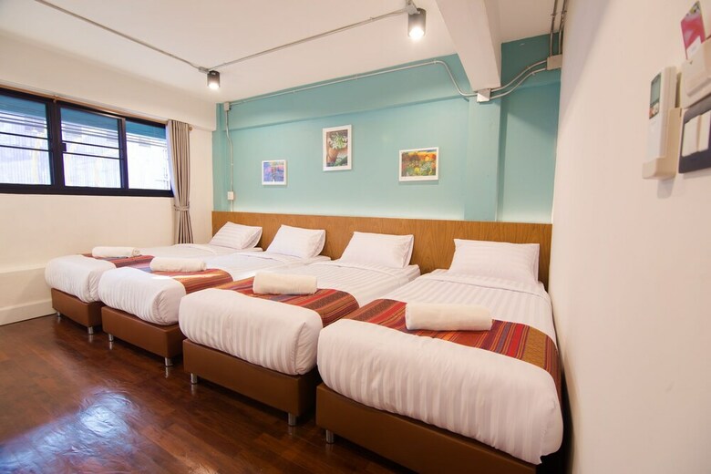 Hotel Suree House