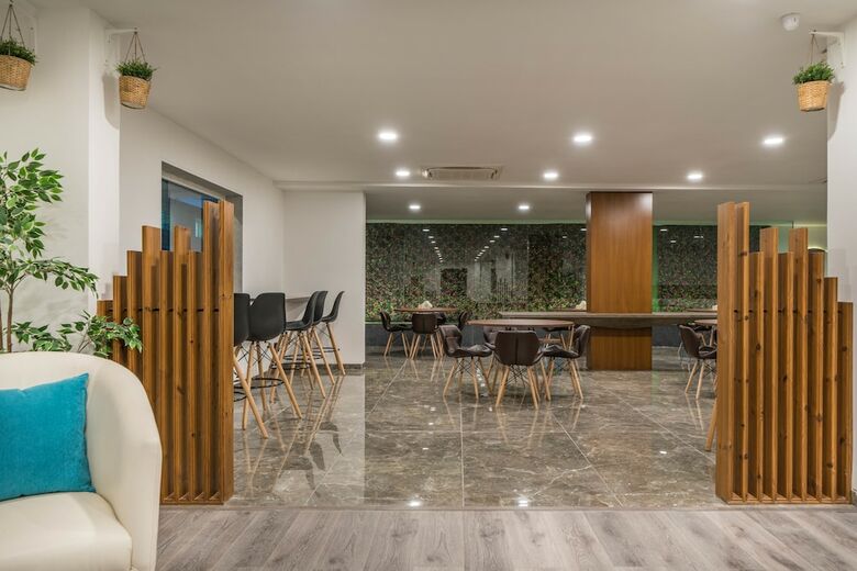 Bed & Breakfast Skyla Serviced Suites