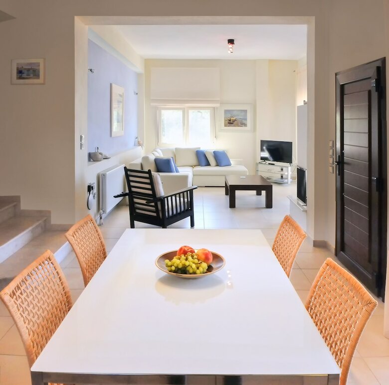 Balconies On Sea - The Garden Apartment