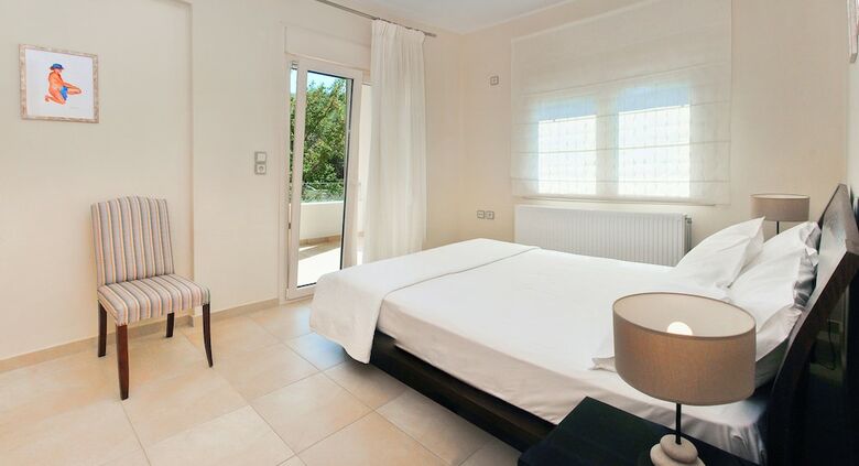Balconies On Sea - The Garden Apartment