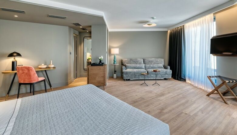 Hotel Bob W Eolou