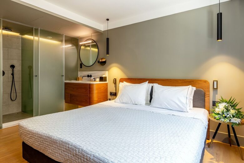 Hotel Bob W Eolou