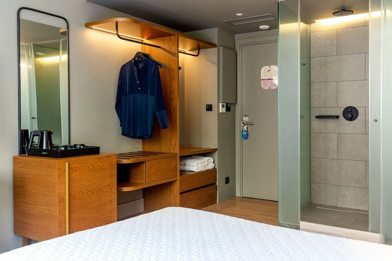 Hotel Bob W Eolou