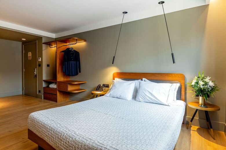 Hotel Bob W Eolou